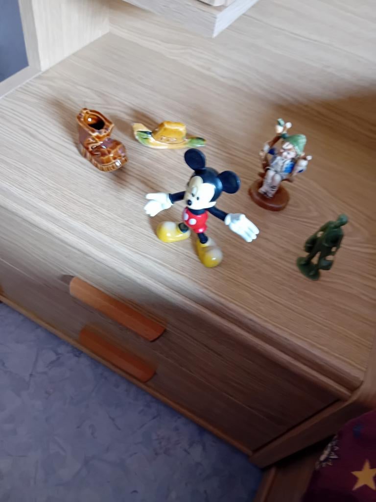Diverse verzameling beeldjes: Mickey, kabouter, soldaat, Ophalen of Verzenden, Gebruikt