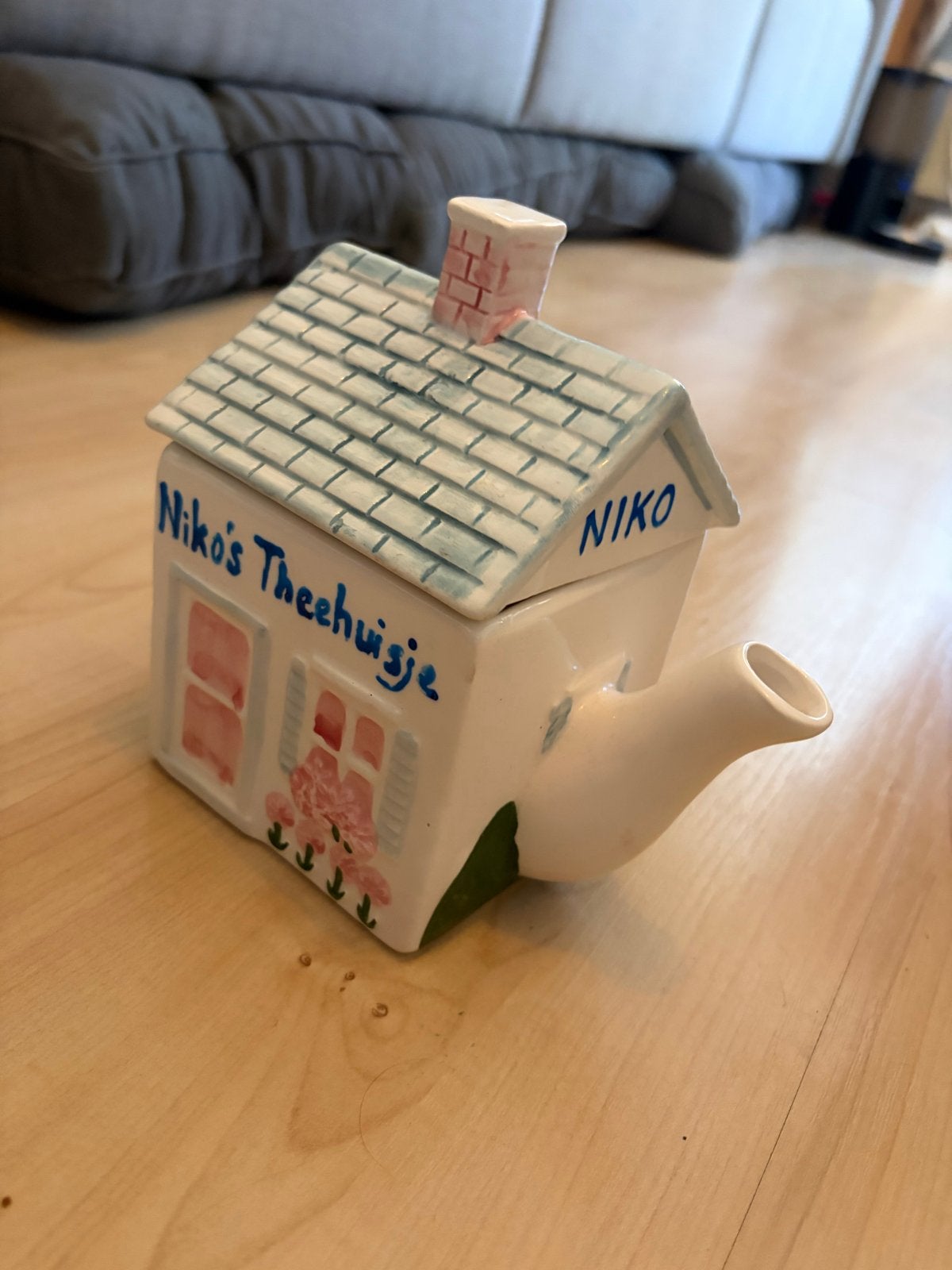 Niko's Theehuisje - Unieke theepot, handgemaakt in Taiwan, Zo goed als nieuw, Steen/keramiek, Meerkleurig, Ophalen