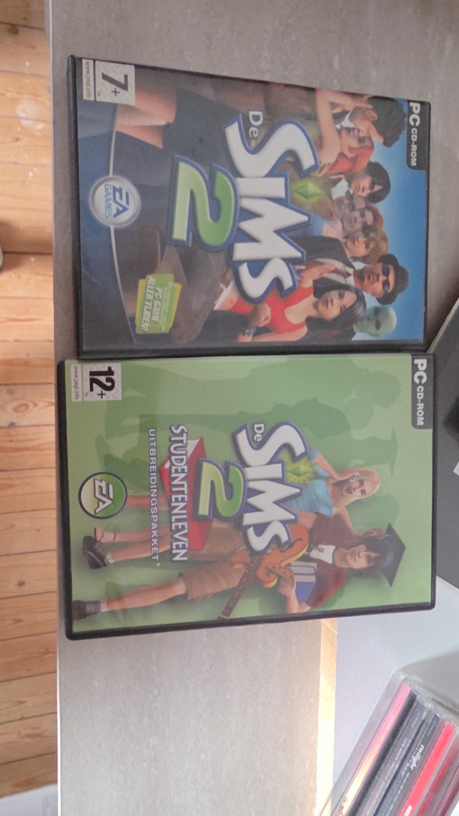 De Sims 2 + Studentenleven+ IKEA accessoires PC CD-ROM Games, Spelcomputers en Games, Gebruikt, 1 speler, Ophalen of Verzenden