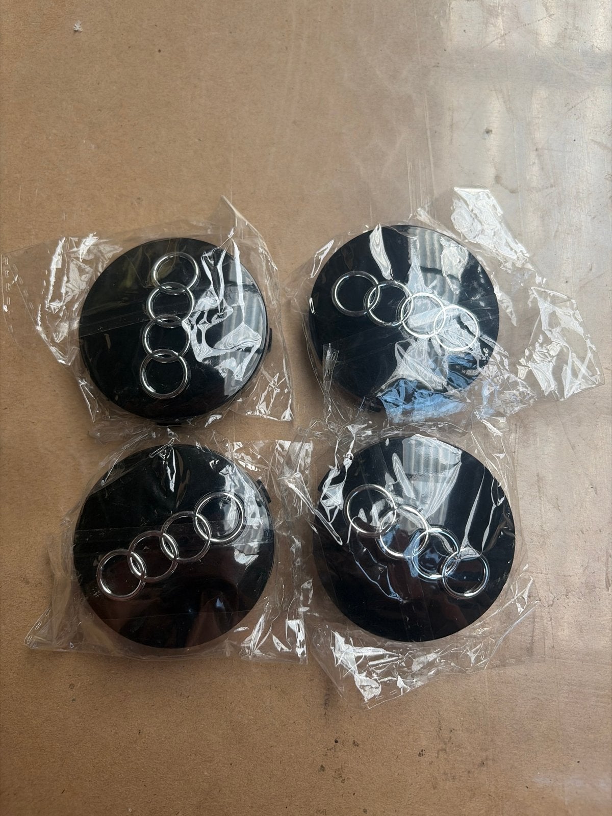 Set van 4 Audi naafdoppen - Nieuw, Ophalen of Verzenden, Nieuw, Audi