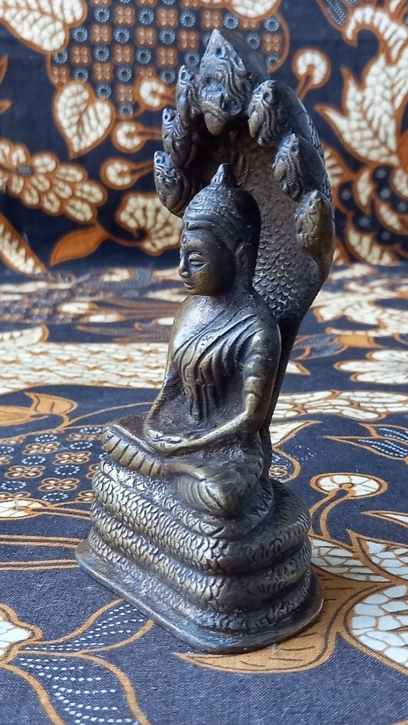 Mooi zwaar oud Oosters brons beeldje van een Naga Boeddha., Ophalen of Verzenden
