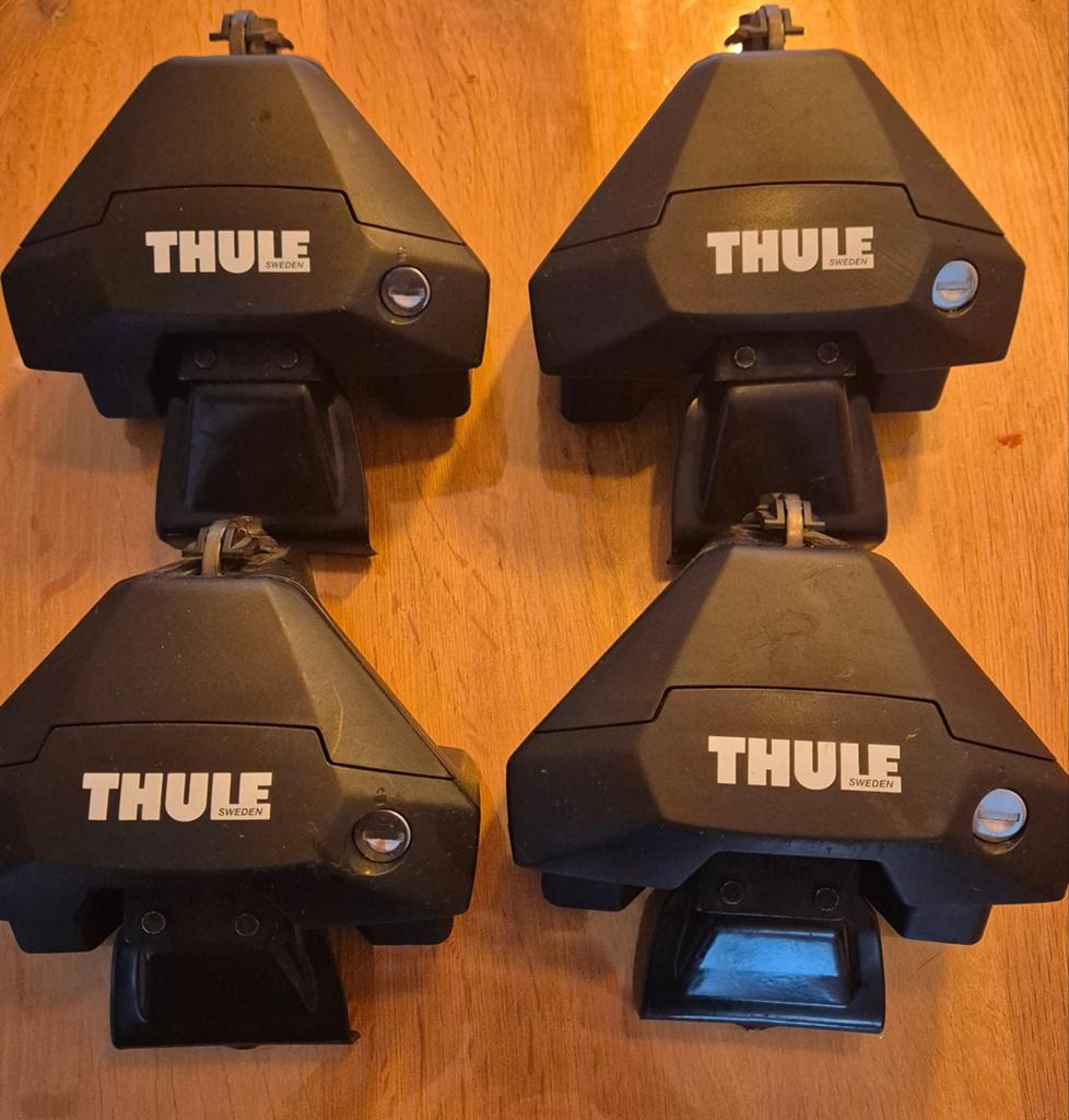 Thule voetset 710500 en kitset 145283( dakdragers Skoda), Auto diversen, Dakdragers, Ophalen of Verzenden