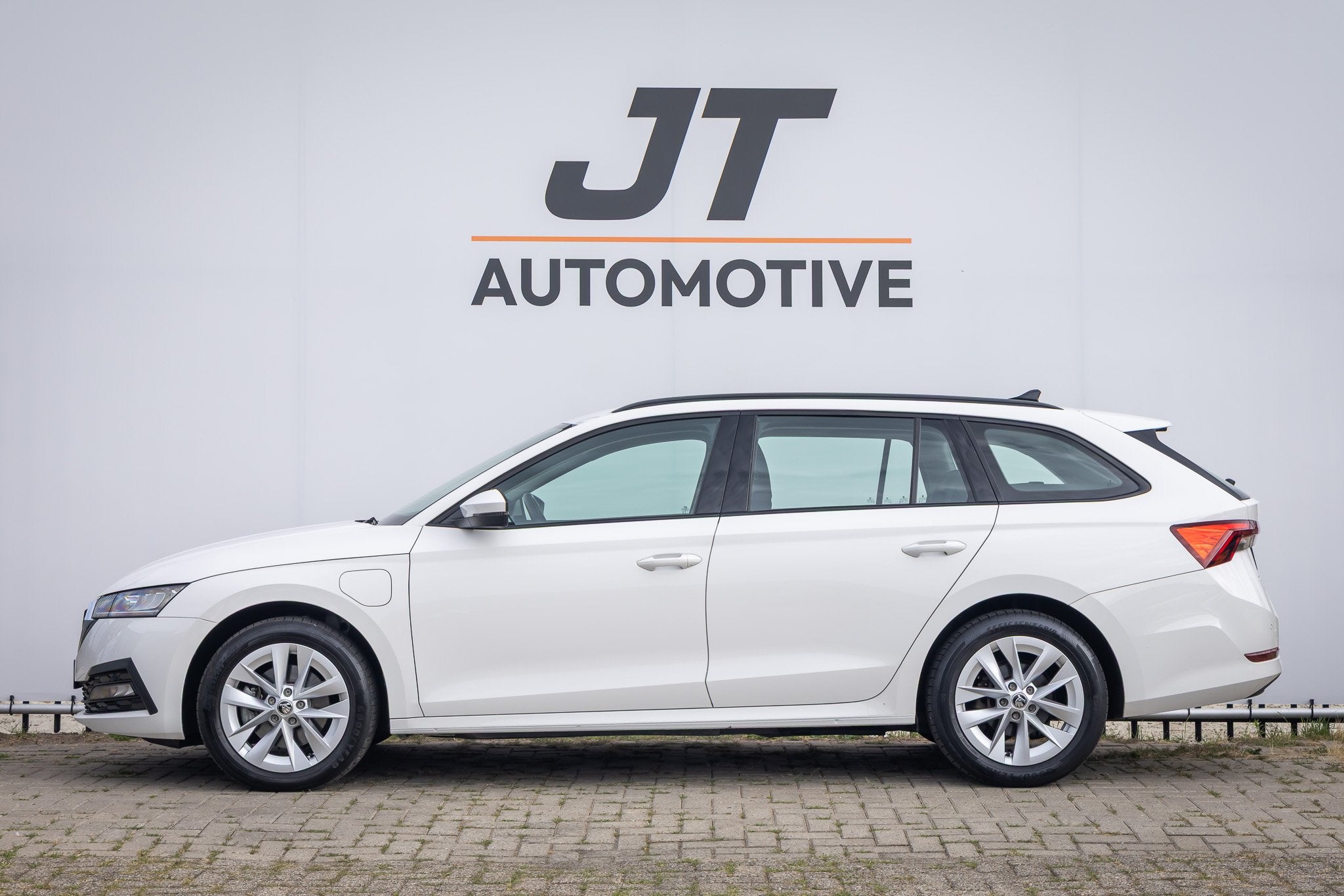 Skoda Octavia 1.4 TSI iV Sport Bns hyb soh92% Stoelverwarmin, Auto's, Gebruikt, Euro 6, 4 cilinders, Wit