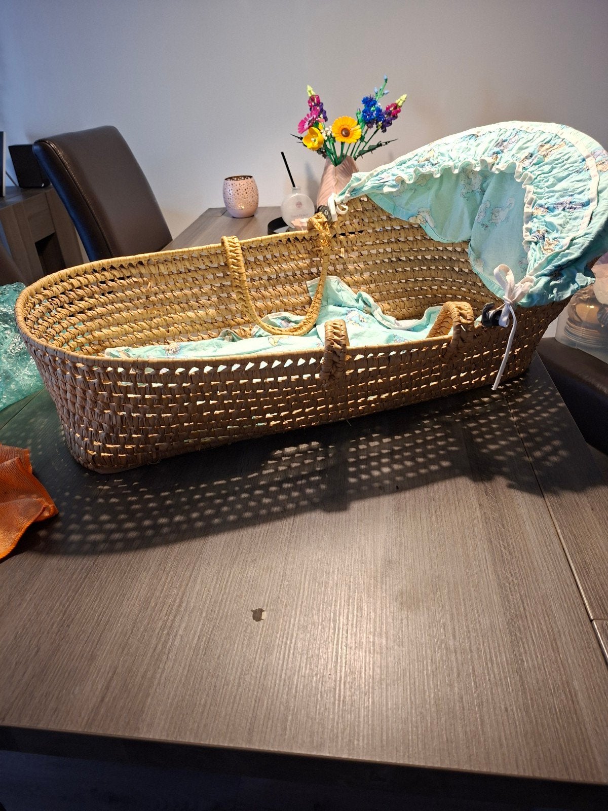 Mooie rieten wieg met bekleding, Kinderen en Baby's, Babywiegjes en Ledikanten, Ophalen, Gebruikt, Wieg