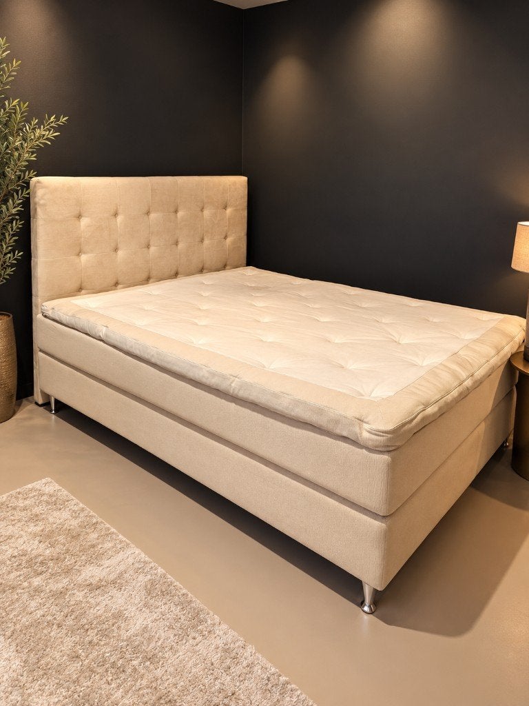 Carpe Diem 2-persoons bed met matras 160x210 cm, Ophalen, 210 cm, Zo goed als nieuw, Crème