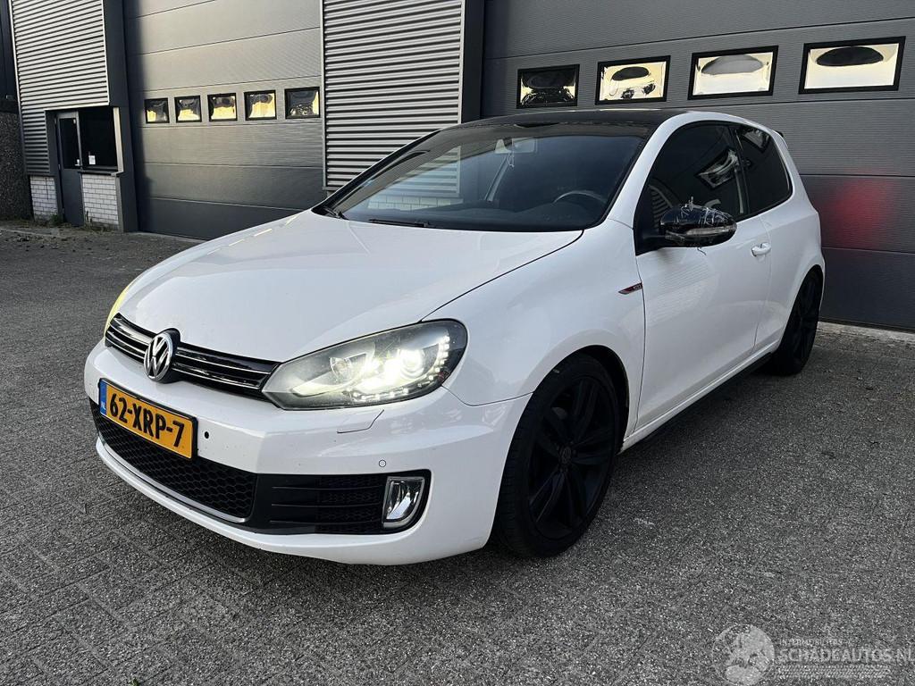Volkswagen Golf 1.4i GTI LOOK VERSNELLINGSBAK DEFECT, Auto diversen, Schadeauto's, Volkswagen, Wit, Handgeschakeld, 1390 cc