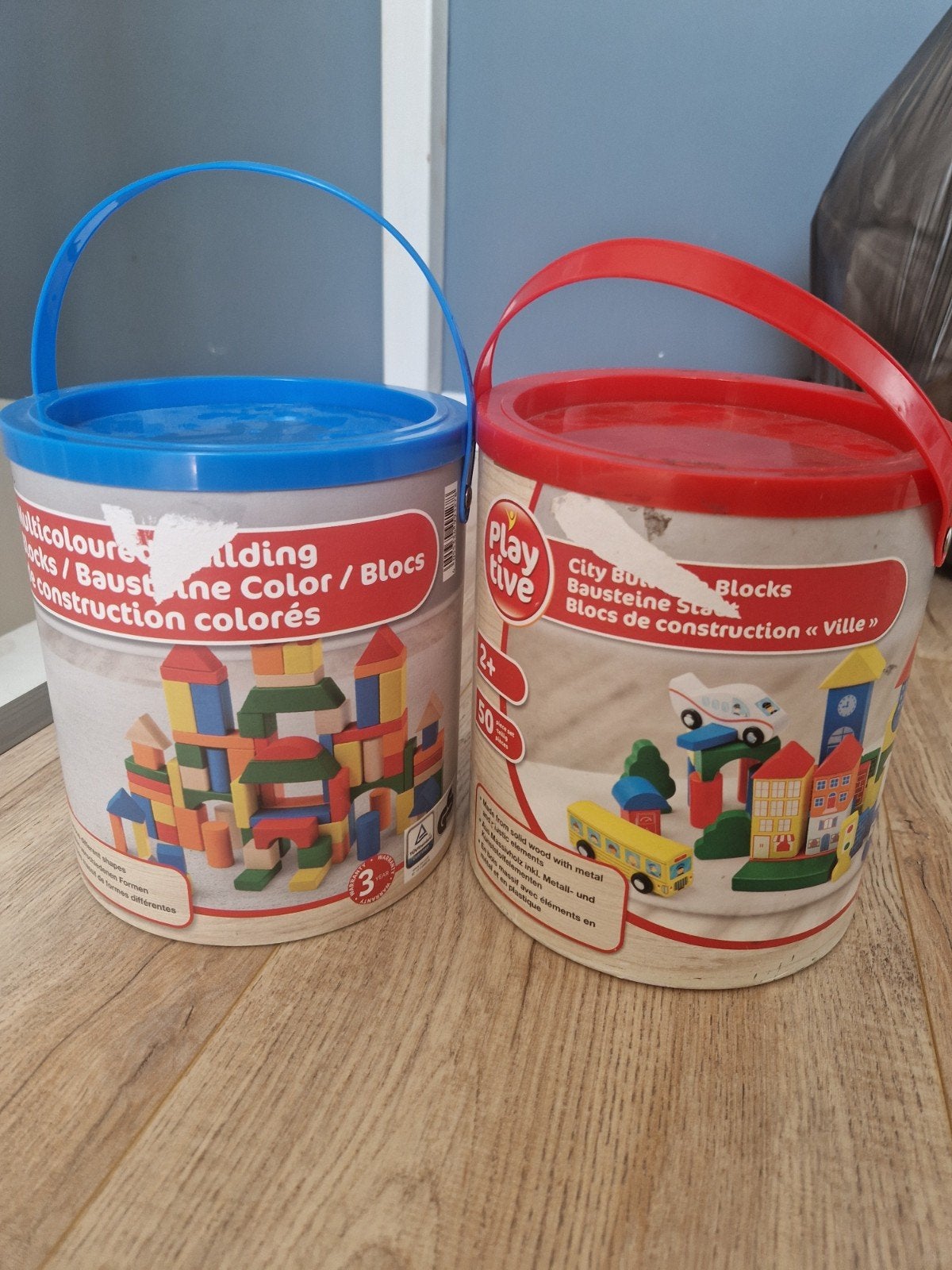 2 dozen met houten blokken, Ophalen, Zo goed als nieuw