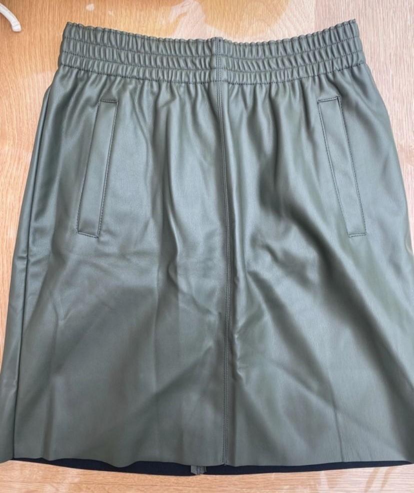 NIEUW Lederlook mosgroene rok Divided mt S, Ophalen, Nieuw, Maat 36 (S), Boven de knie