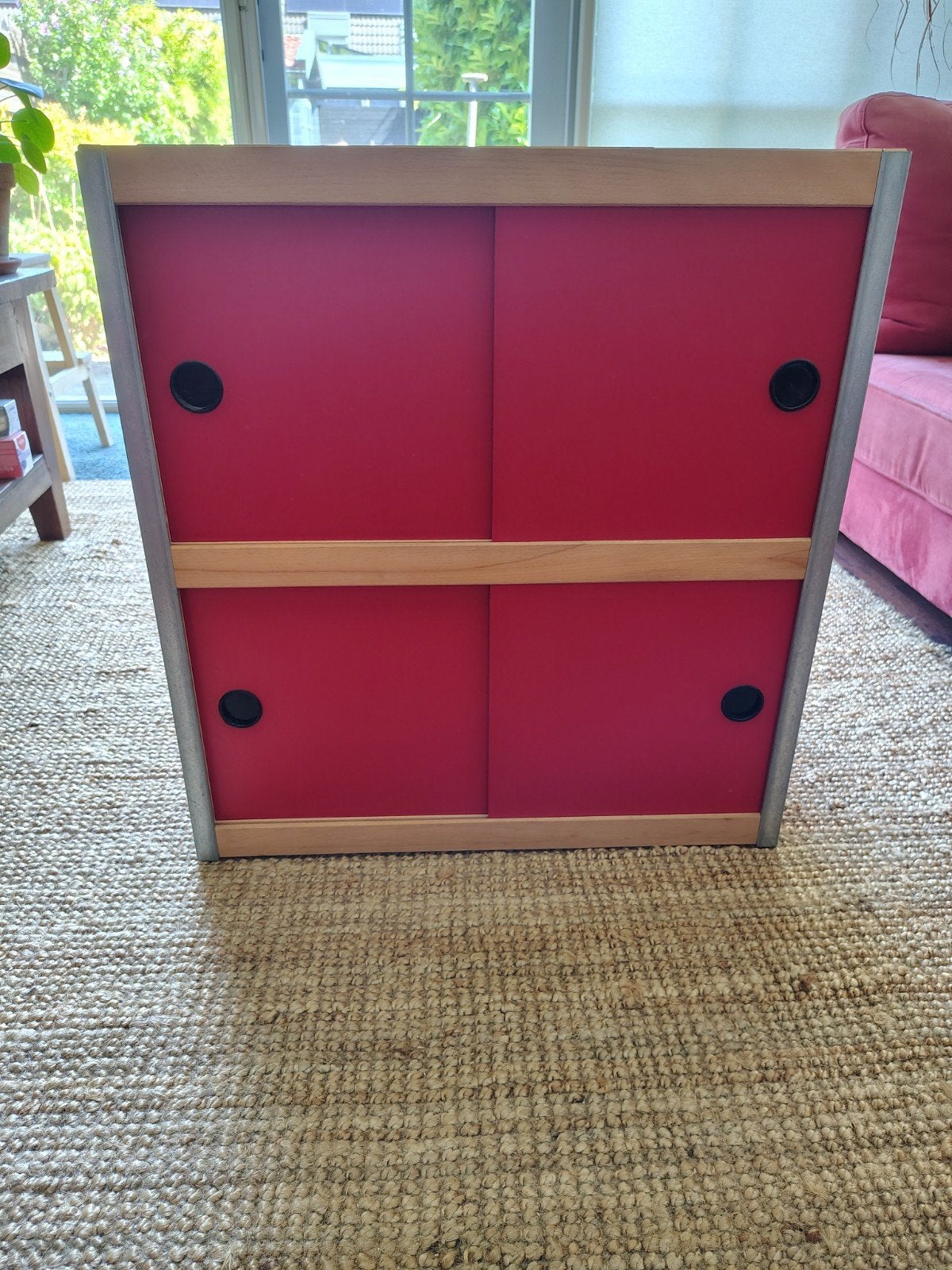 Rood en Houten Opbergkastje met Schuifdeuren, Huis en Inrichting, Kasten | Overige, Ophalen, Gebruikt
