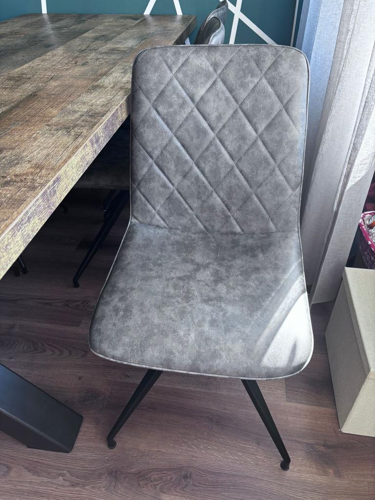 Zes grijze eetkamerstoelen met ruitpatroon, Ophalen, Zo goed als nieuw, Eén, Stof