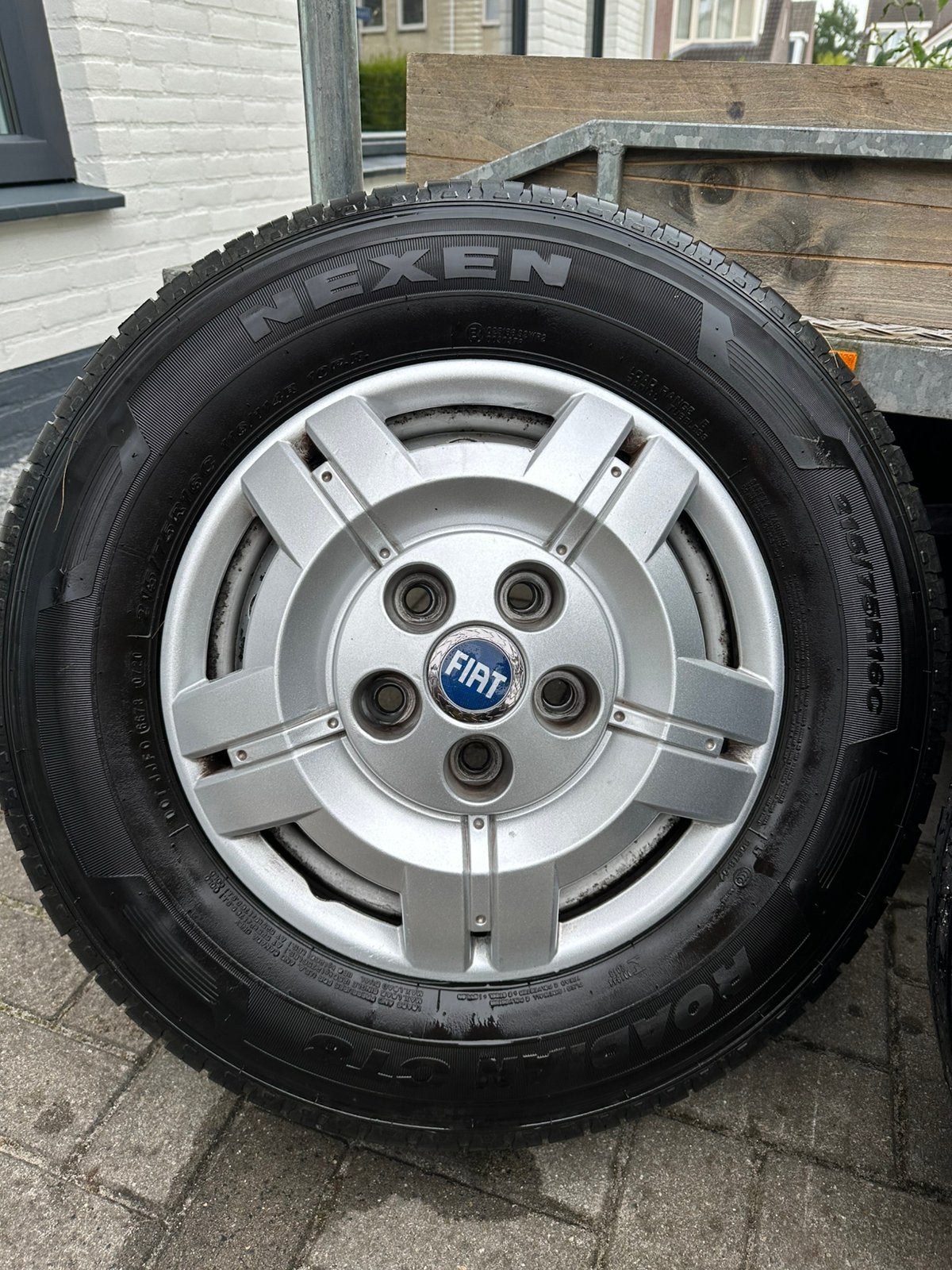 Fiat Ducato 16” St Velgen + Nexen Banden Heavy cha(DOT 0720), Auto-onderdelen, Banden en Velgen, Overig, 16 inch, Banden en Velgen