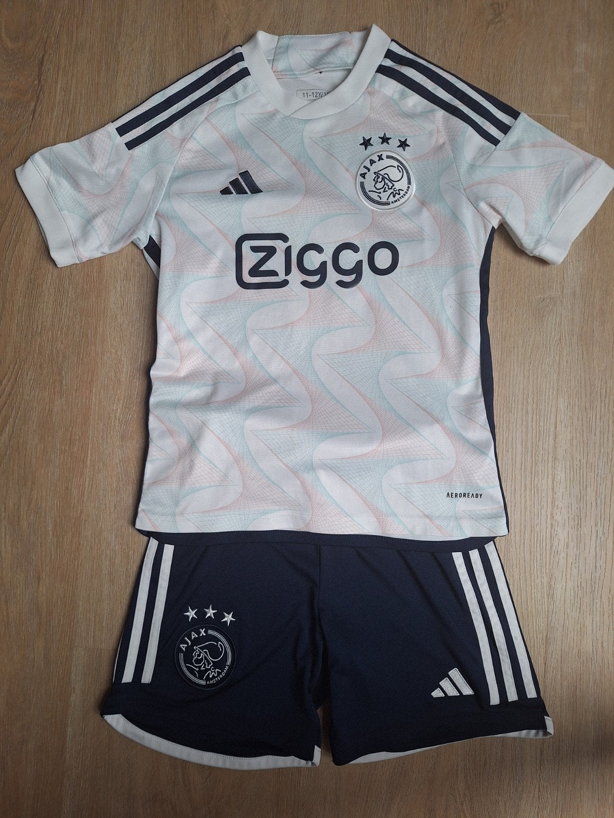 Ajax uit tenue 23/24 - Maat 152, Ophalen of Verzenden, Zo goed als nieuw, Jongen of Meisje, Sport- of Zwemkleding