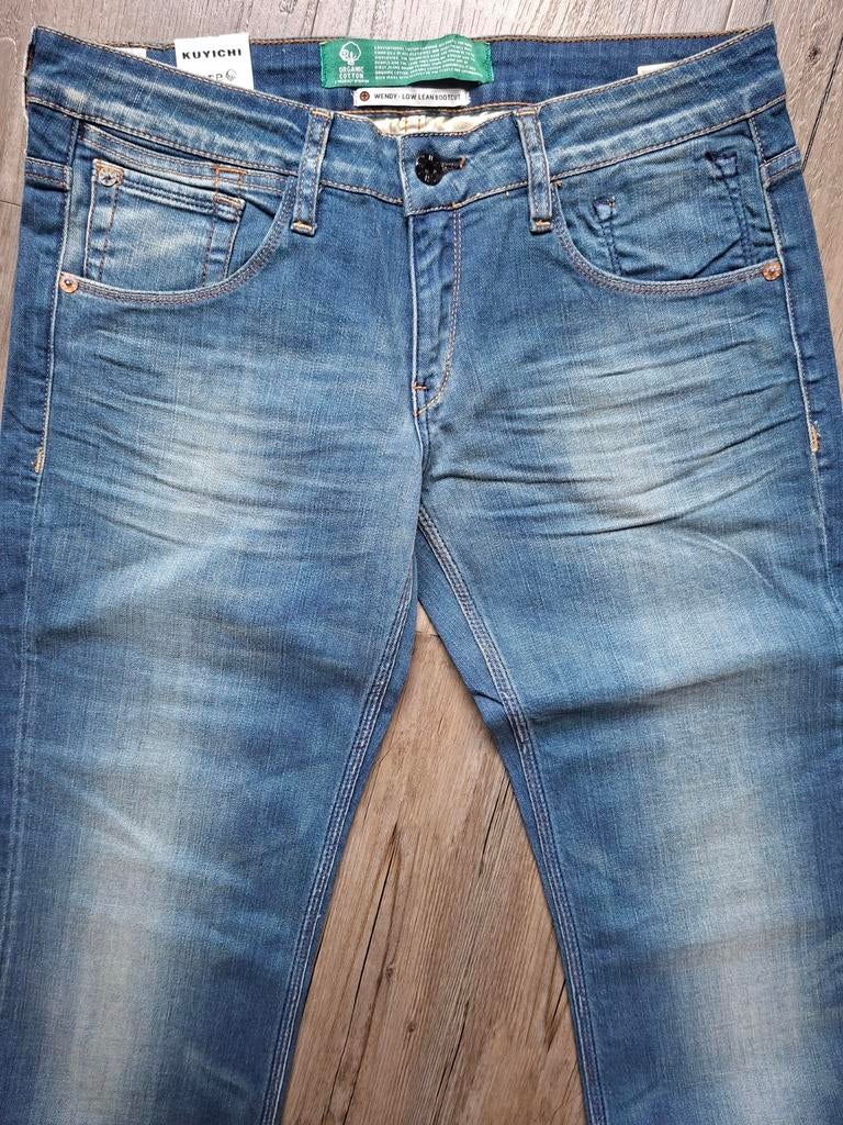 KUYICHI Wendy low bootcut jeans W30 L34, Kleding | Dames, Spijkerbroeken en Jeans, Blauw, KUYICHI, Nieuw, Ophalen of Verzenden