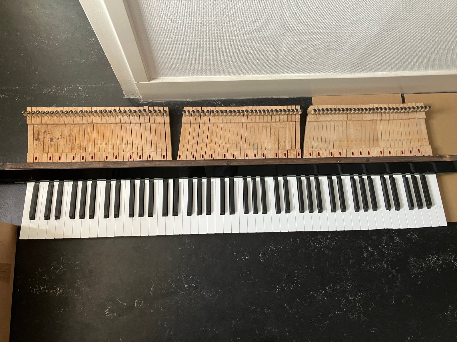88 toetsen van een Yamaha U1 pianoklavier, Muziek en Instrumenten, Ophalen of Verzenden, Gebruikt, Piano