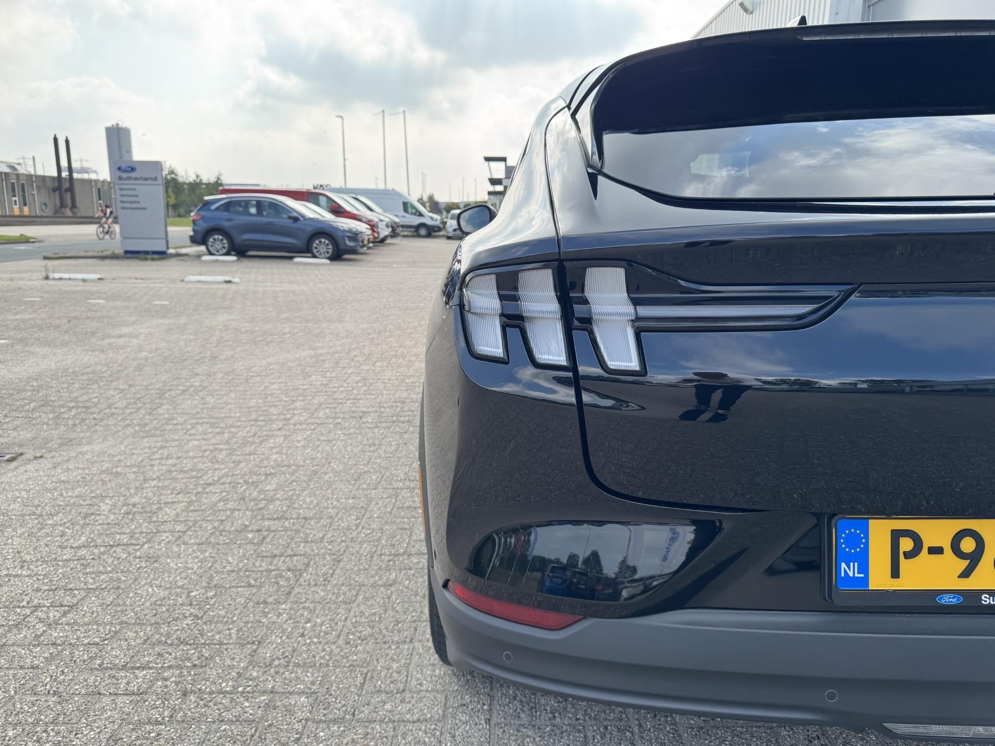 Foto 5 van Ford Mustang Mach-E Extended RWD 98 kWh 294pk | Technology P