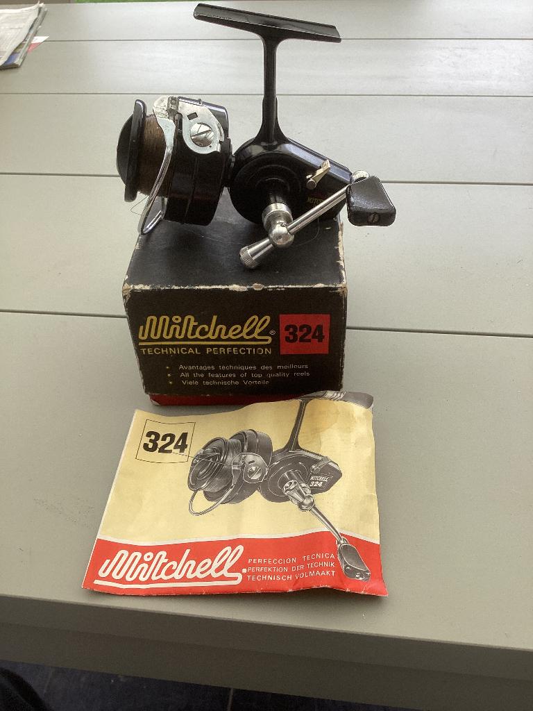 Vintage vismolen Mitchell 324, Ophalen, Zo goed als nieuw, Molen