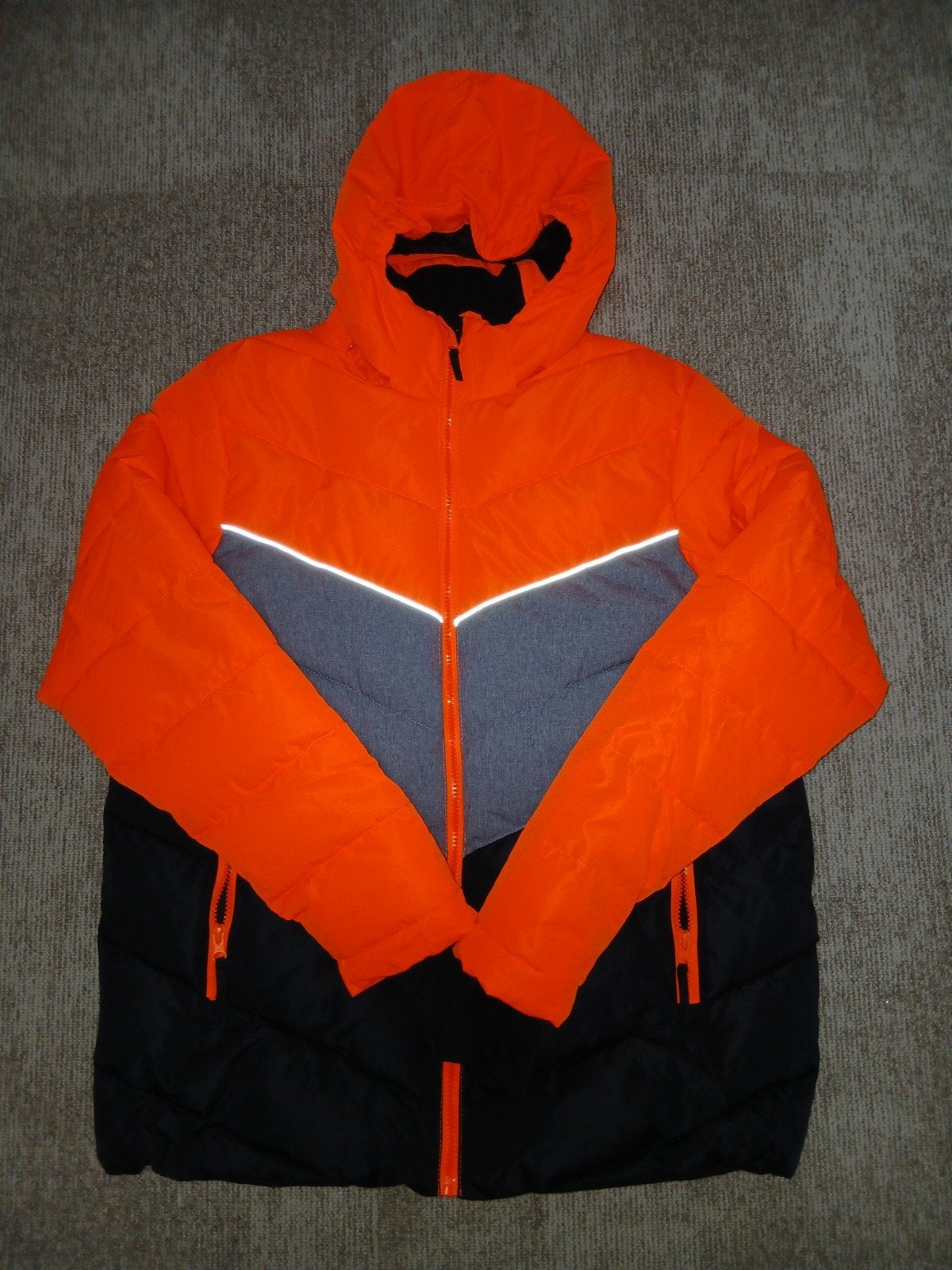 NIEUW Oranje Winterjas met capuchon en reflecterende strepen, Ophalen, Nieuw, Jongen of Meisje, Jas