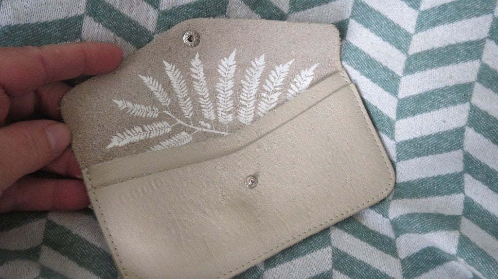 Keecie leren portemonnee, hide and seek, kleur: cement, Overige merken, Verzenden, Beige, Zo goed als nieuw
