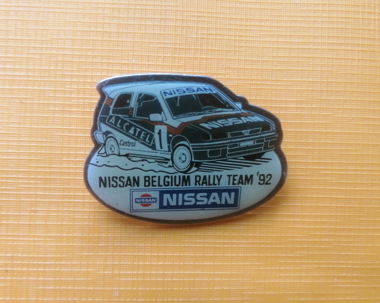 Vintage Nissan Belgium Rally Team '92 pin, Verzenden, Gebruikt