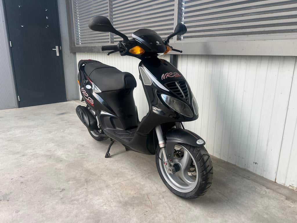 Piaggio nrg 50cc 2t scooter 6600km in zeer goede staat, Fietsen en Brommers, Scooters | Piaggio, Ophalen of Verzenden, Zo goed als nieuw