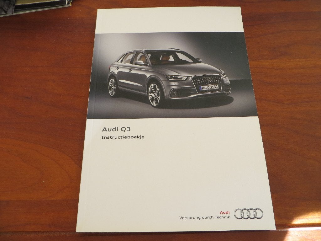 Instructieboek Audi Q3 11-2013, zeer mooi!, Auto diversen, Handleidingen en Instructieboekjes, Ophalen of Verzenden