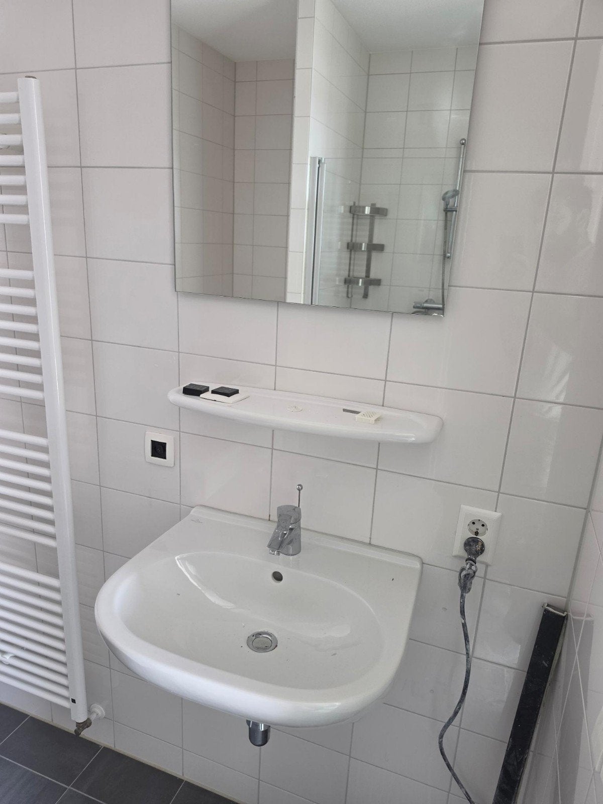 Badkamer: Wastafel + fonteintje + toiletpot, Ophalen, Zo goed als nieuw