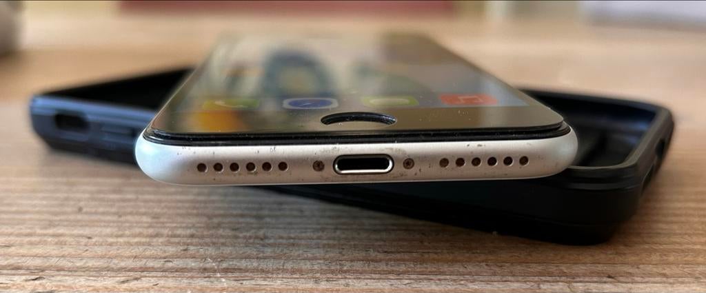iPhone SE (2020) 128GB - Simlockvrij met lader en hoesje, Telecommunicatie, Mobiele telefoons | Apple iPhone, Wit, Ophalen of Verzenden