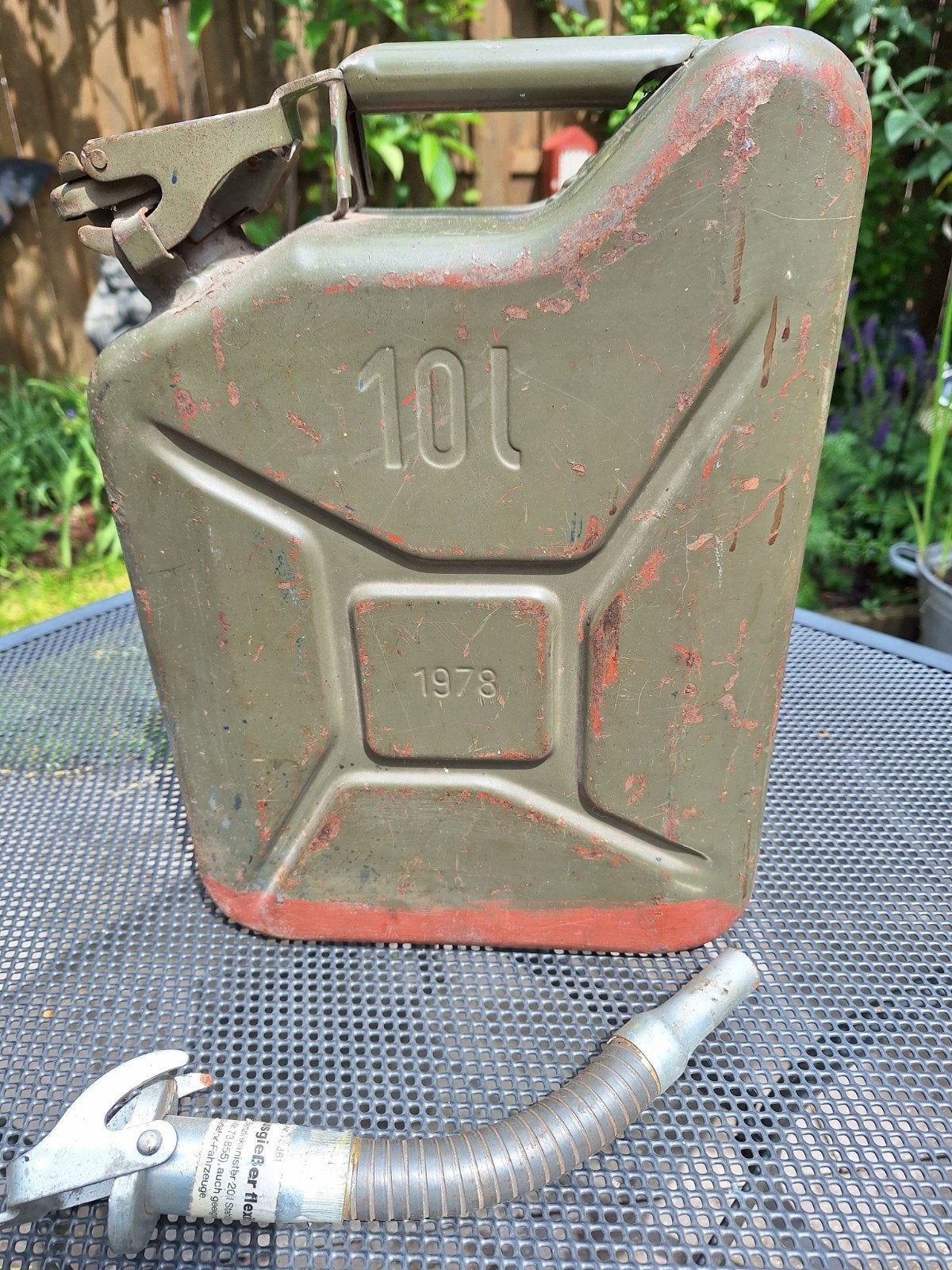 Jerrycan 10 liter, Ophalen
