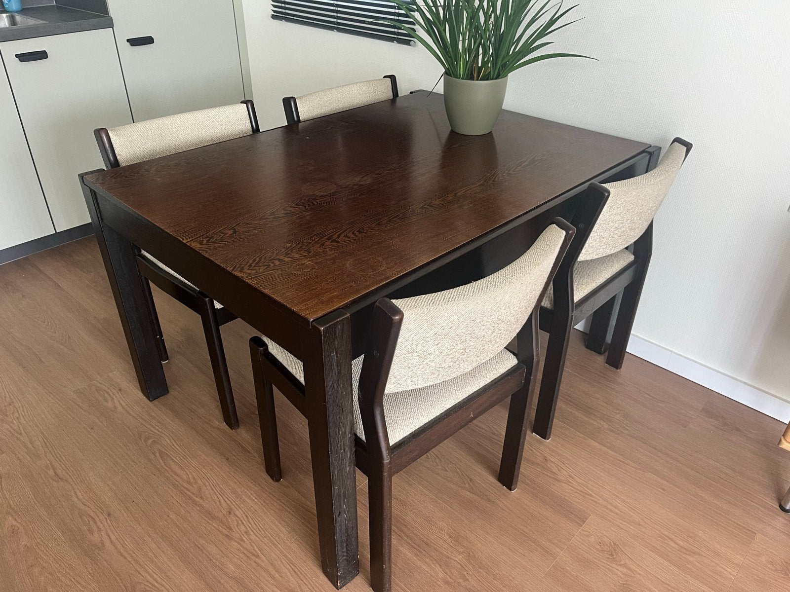 Uitklapbare eettafel met 4 stoelen - Wenge hout, Ophalen, Gebruikt, 100 tot 150 cm, 50 tot 100 cm