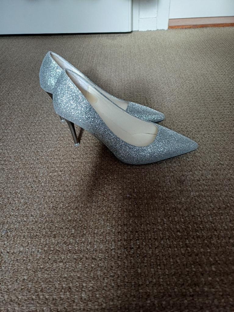 Galaschoenen pumps zilver maat 39-40, Pumps, Overige kleuren, Ophalen of Verzenden, Zo goed als nieuw