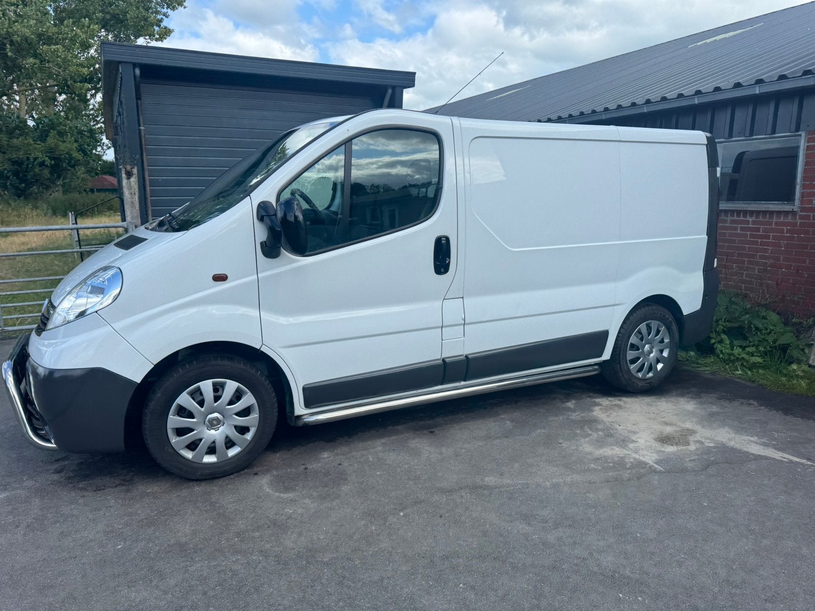 Opel Vivaro 2.0 cdti euro 5 Airco, Voorwielaandrijving, Stof, 2000 kg, Wit