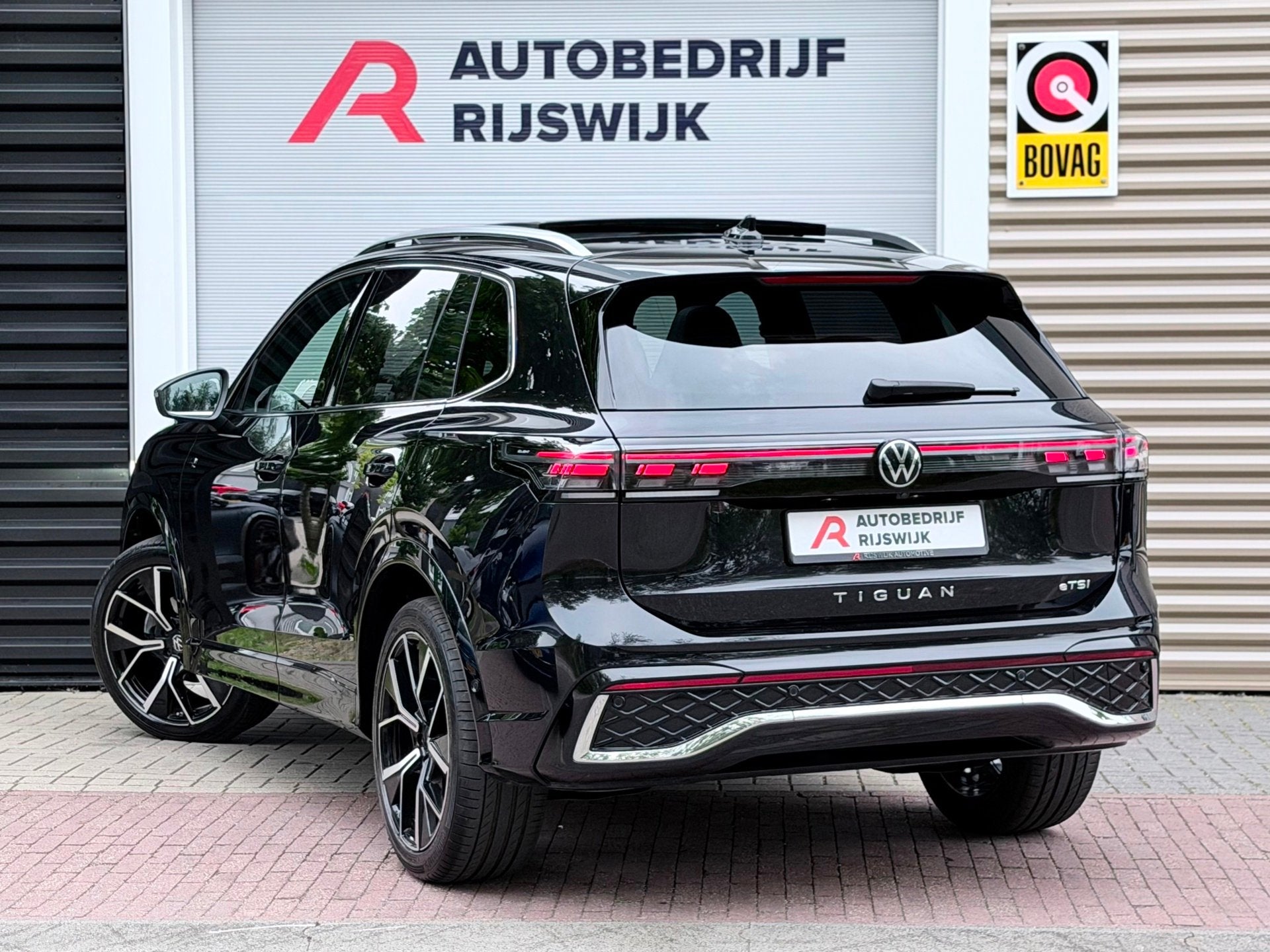 Volkswagen Tiguan 1.5 TSI 3x R-Line Pano/H&K/360/HuD, Auto's, 12 maanden, 15 km/l, 4 cilinders, Alcantara