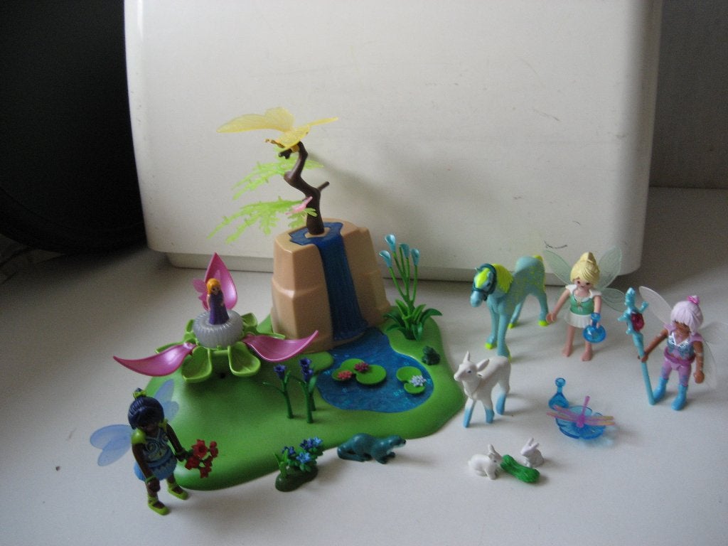 playmobil feeentuin met waterval elfjes en dieren, Ophalen of Verzenden, Zo goed als nieuw