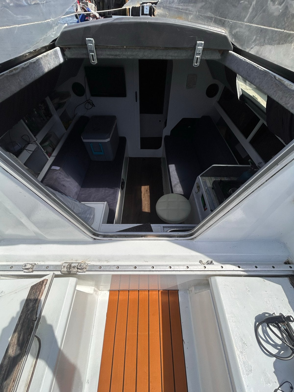 Dufour zeilboot 7.5m met 9.9pk 2-takt motor en zonnepaneel, Ophalen, Gebruikt, Benzinemotor, 1800 rpm of meer