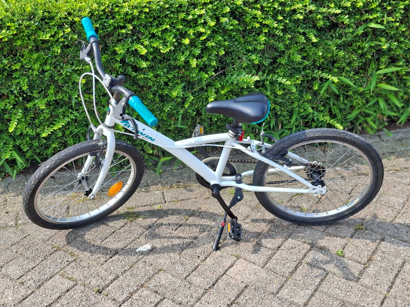 B'Twin kinderfiets 20 inch - Wit/Blauw in zeer goede staat, Ophalen