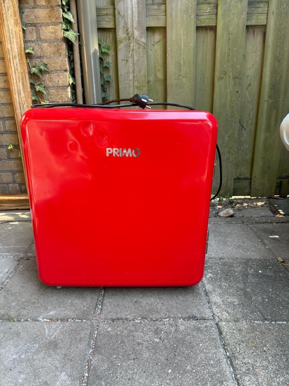 2 mini koelkasten - Primo (rood) en Carado (zilver), Ophalen, Minder dan 75 liter, Zonder vriesvak, Gebruikt