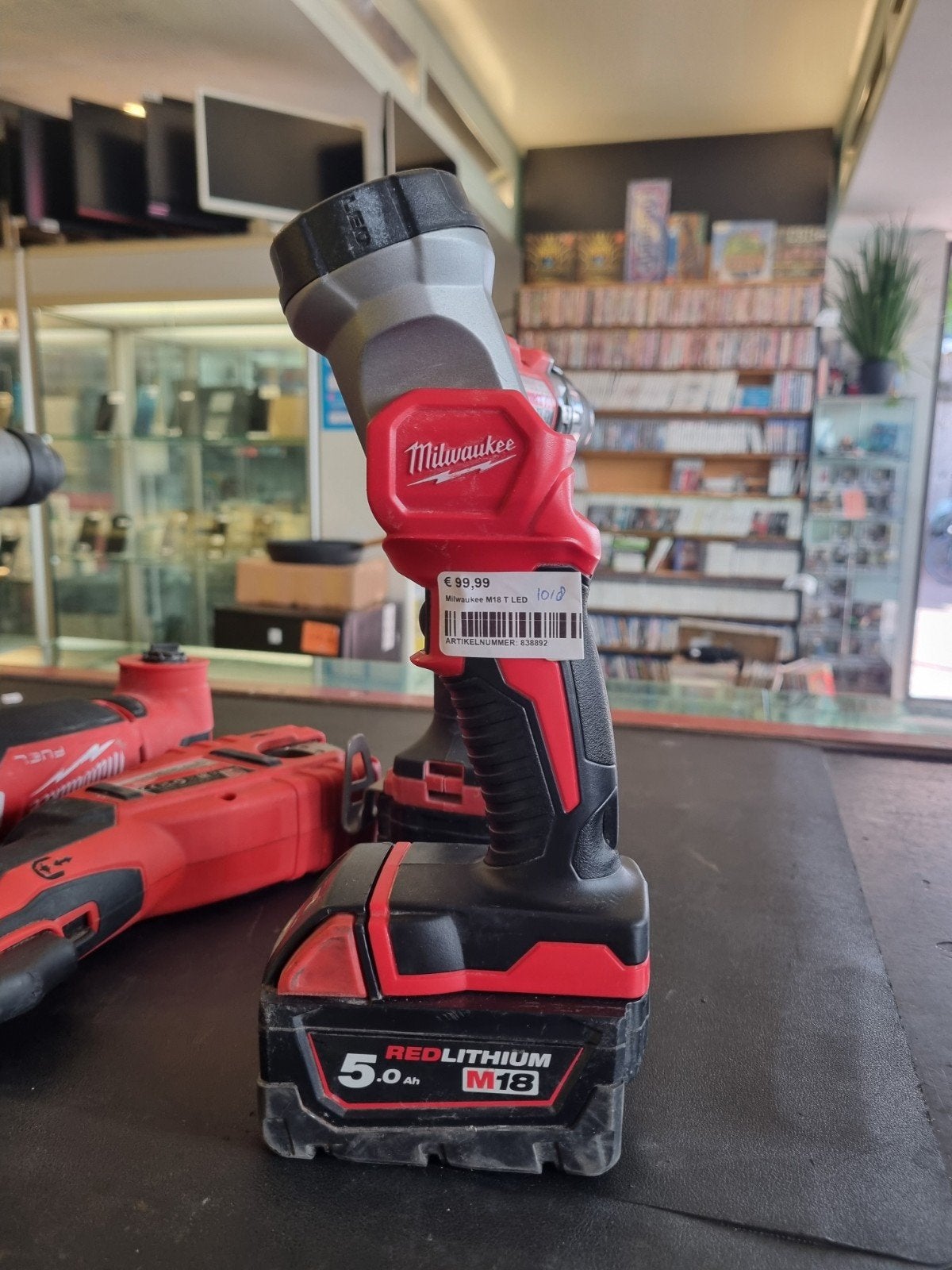 Milwaukee M18 LED werklamp met 5.0 Ah REDLITHIUM accu, Gebruikt, 13135 W. Lisbon Rd., Brookfield, WI 53005, USA, Ophalen of Verzenden