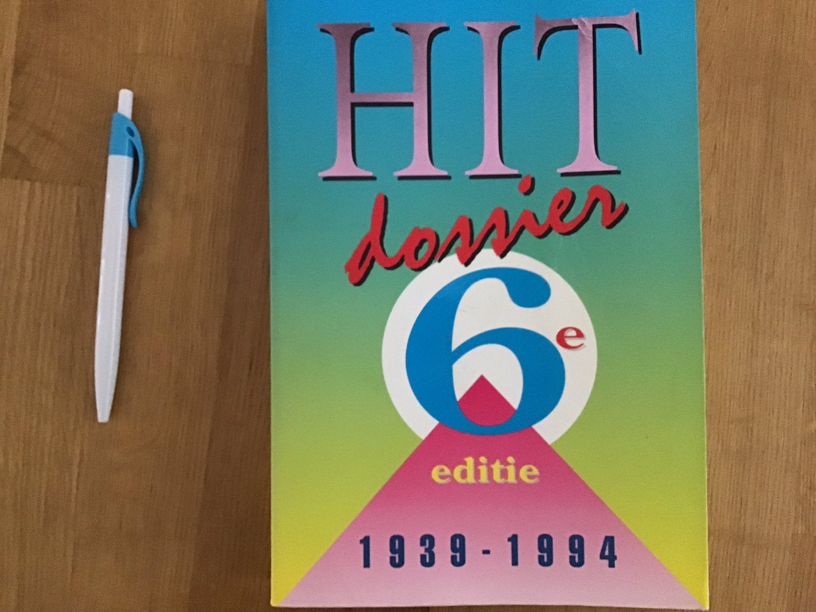 Hit dossier 6e editie  1939-1994, Ophalen, Gelezen