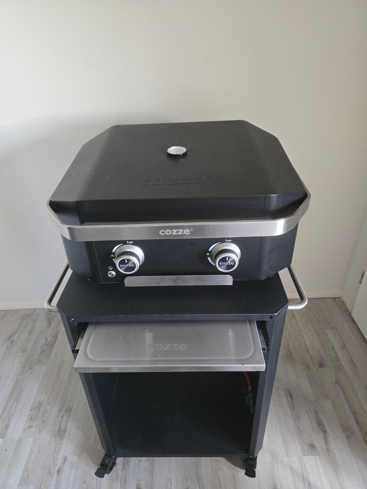 Cozze Gasbarbecue met onderstel - Zo goed als nieuw