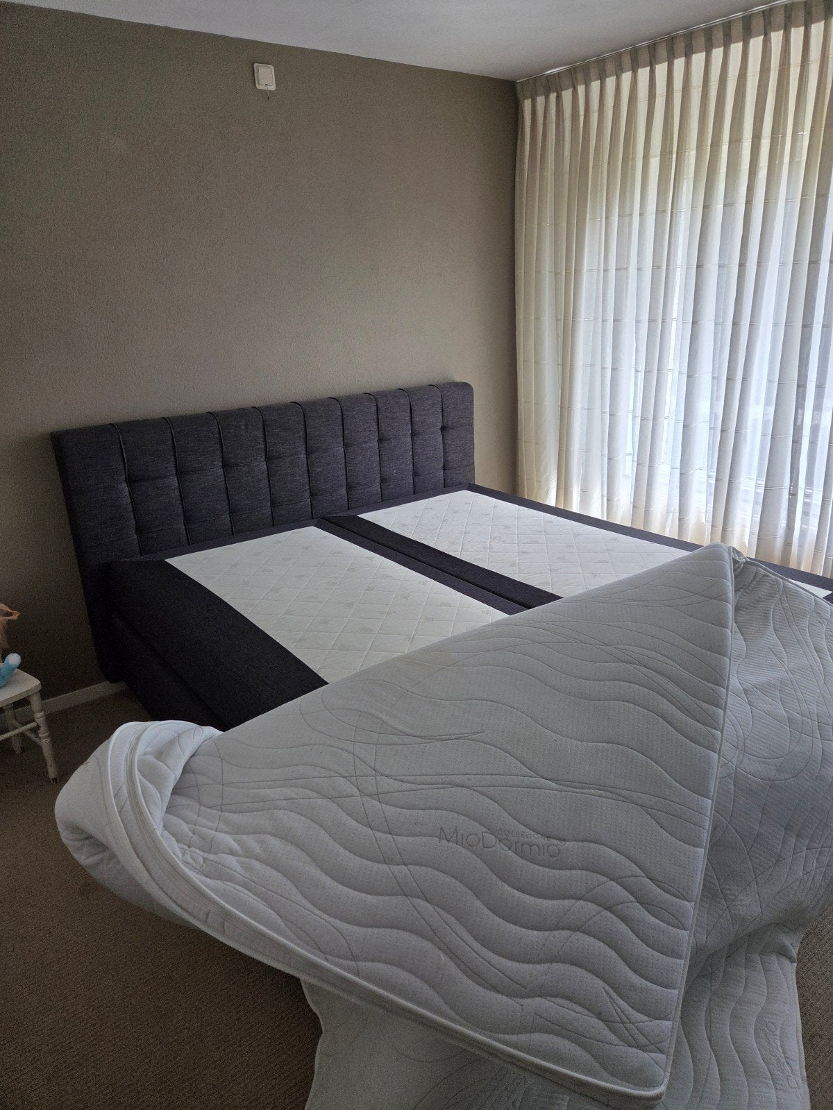 Bed van 200x180, Tweepersoons, Ophalen of Verzenden, Zo goed als nieuw, 180 cm