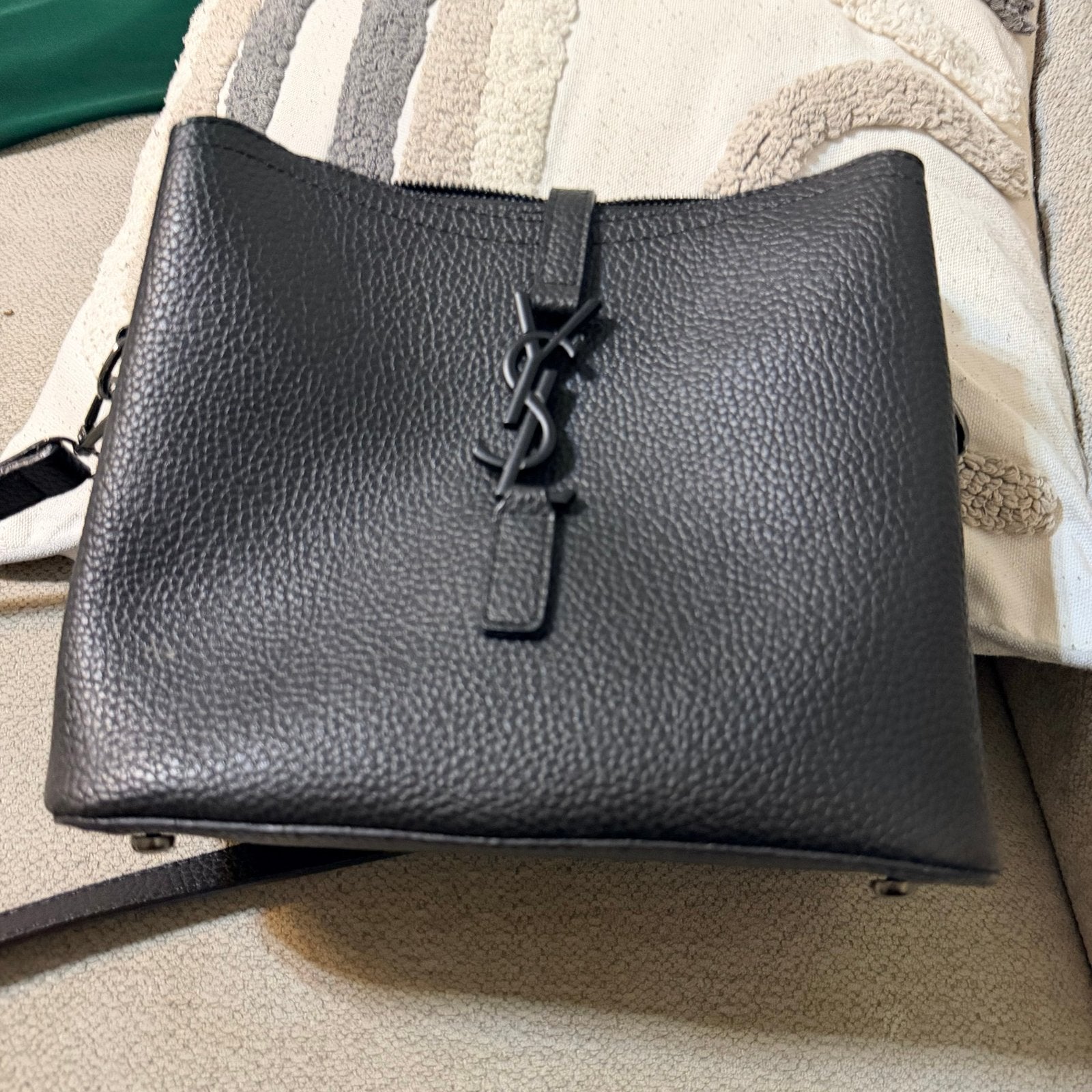 Mooie zwarte tas met YSL-logo, Ophalen of Verzenden, Nieuw, Zwart, Schoudertasje