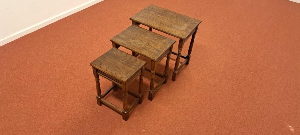 Set van 3 massief eiken antieke bijzettafels – inschuifbaar, Huis en Inrichting, Tafels | Bijzettafels, 45 tot 60 cm, Minder dan 55 cm