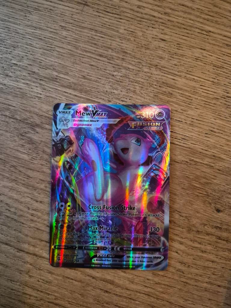 Mew VMAX 269/264 Fusion Strike Pokémon Kaart, Hobby en Vrije tijd, Verzamelkaartspellen | Pokémon, Ophalen of Verzenden, Zo goed als nieuw