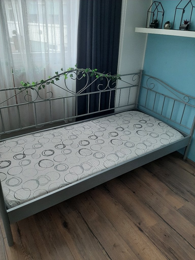 Ledikant 90x200 grijs, Ophalen, 90 cm, Eenpersoons, Zo goed als nieuw