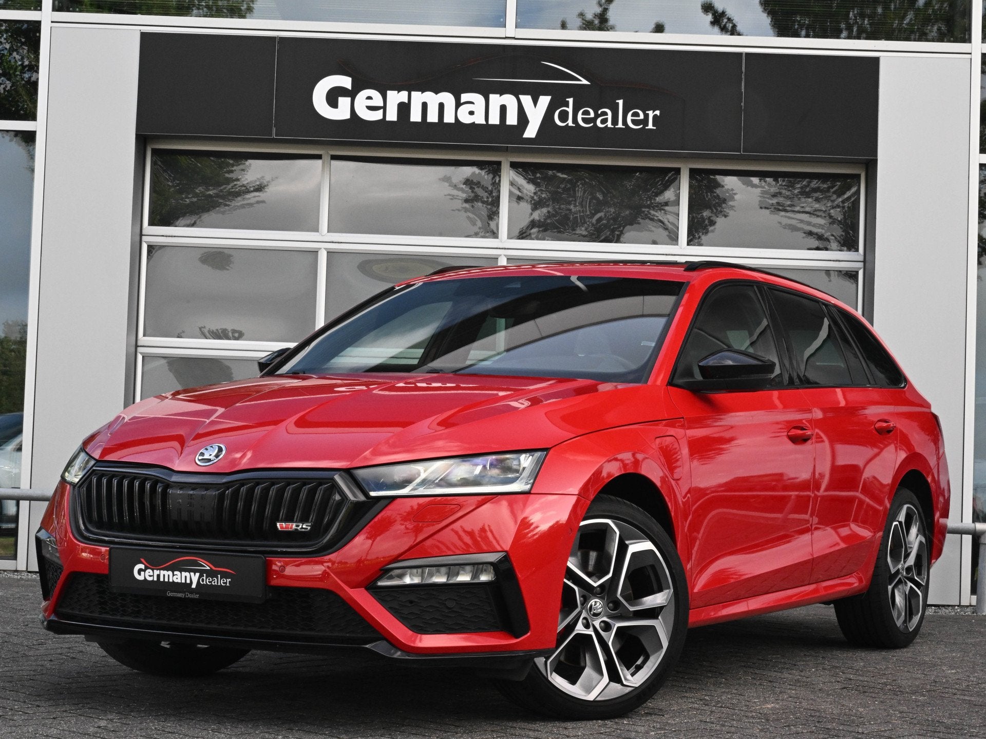 Skoda Octavia Combi 1.4 TSI 245pk RS iV PHEV Pano Head-Up Ca, Gebruikt, Zwart, 4 cilinders, Met garantie (alle)