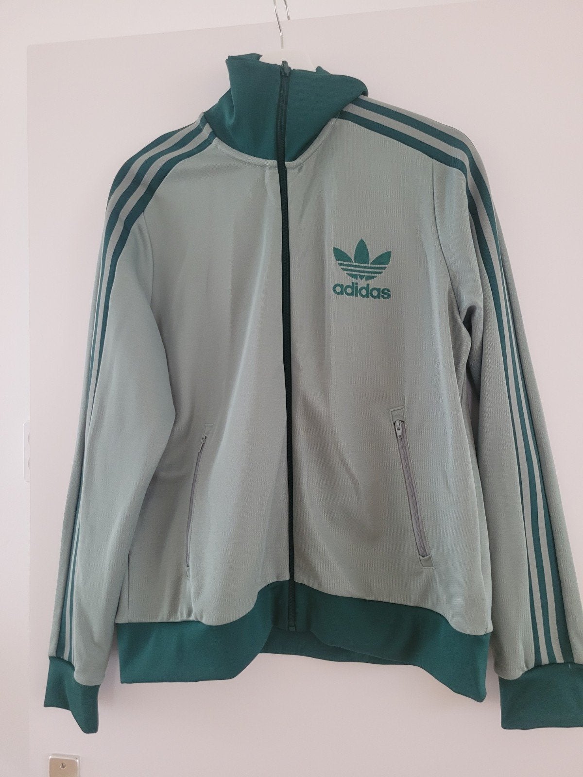 Adidas Originals trainingsjack groen/grijs maat L, Adidas, Maat 42/44 (L), Ophalen of Verzenden, Zo goed als nieuw