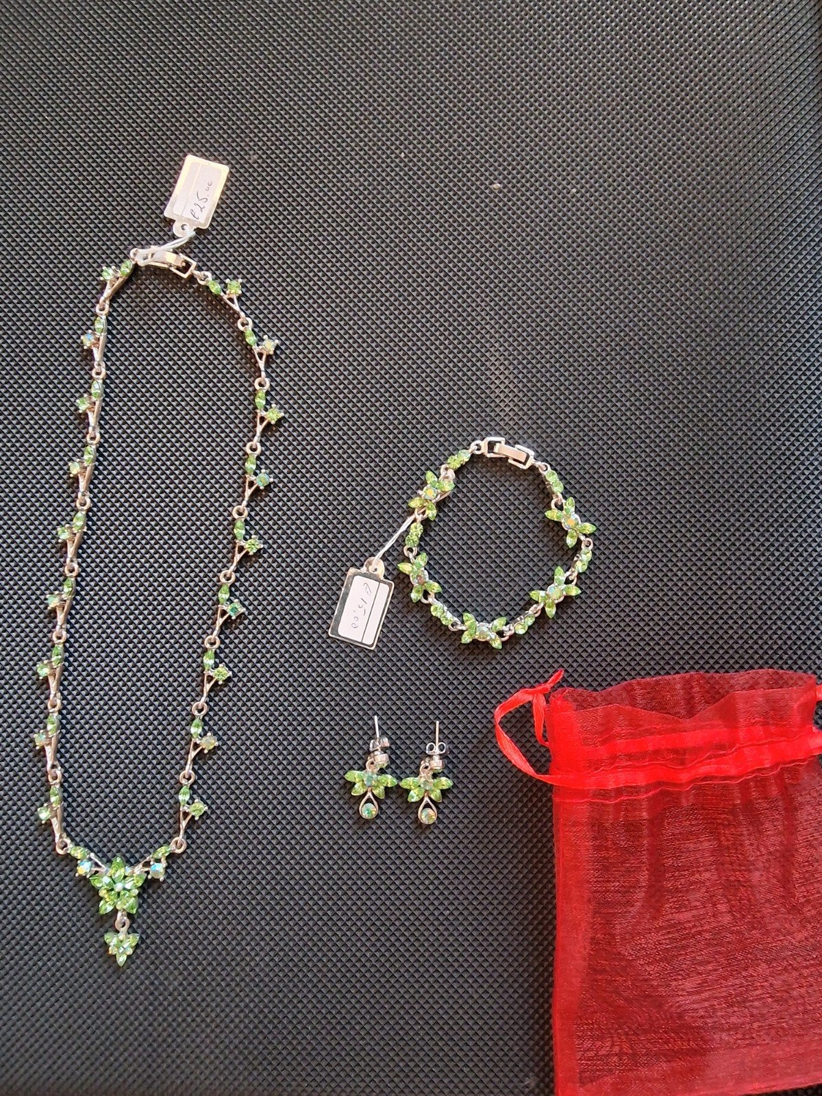 Set zelfgemaakte sieraden: ketting, armband en oorbellen, Sieraden, Tassen en Uiterlijk, Kettingen, Met kristal, Overige materialen