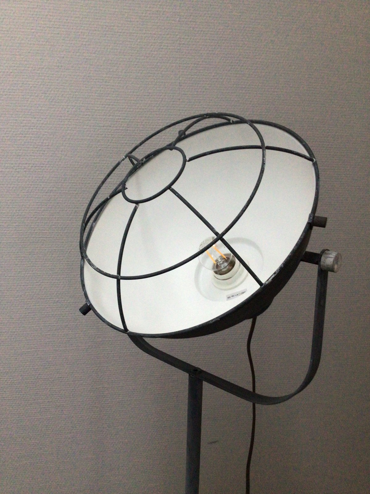 Industriële Vloerlamp met Statief - Grijs Metaal, Ophalen, Gebruikt, E27 (groot), Metaal