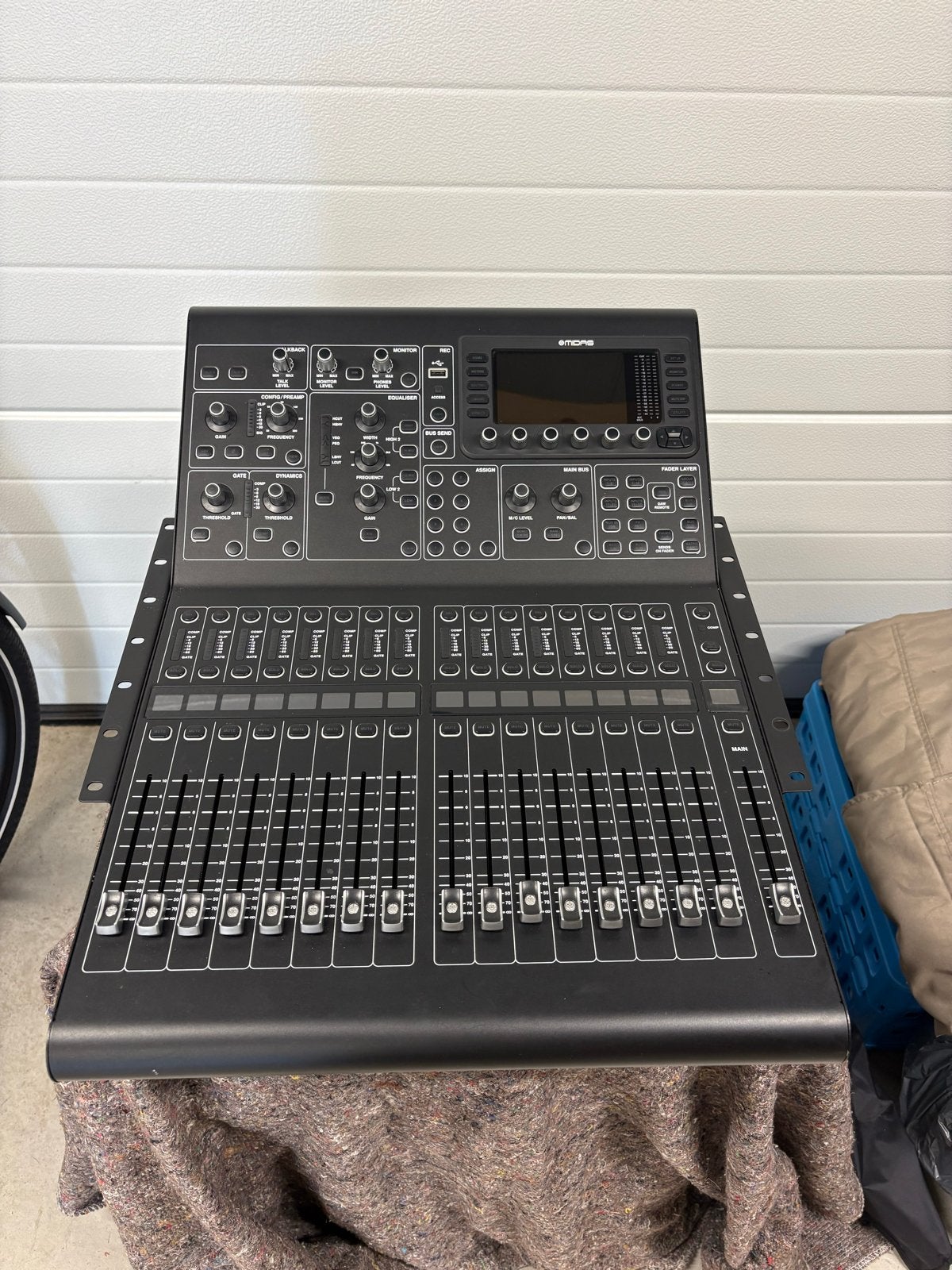 Midas M32R Live digitale mixer met stofhoes, Ophalen of Verzenden, Zo goed als nieuw, 20 kanalen of meer, Microfooningang