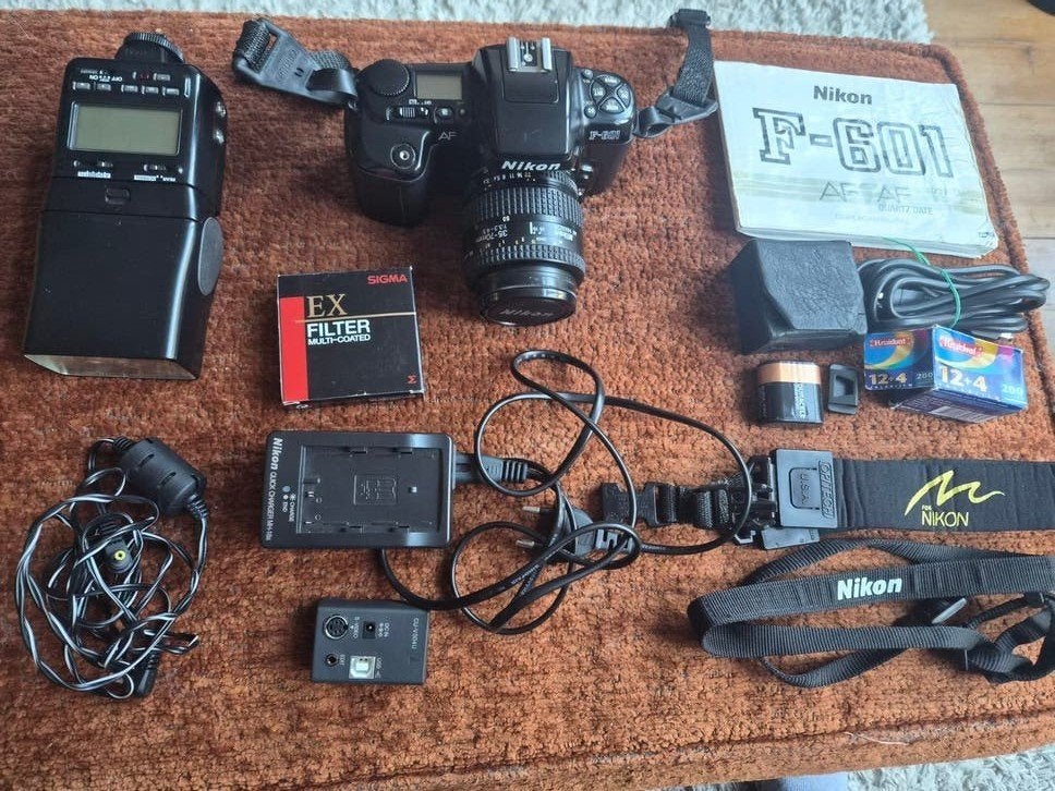 Zeer compleet: Nikon F-601 Spiegelreflexcamera, Ophalen of Verzenden, Gebruikt, Spiegelreflex, Nikon